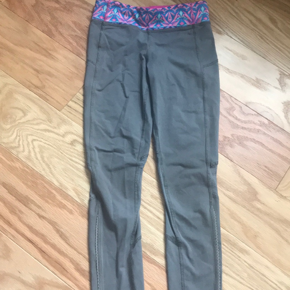 Girls ivviva lululemon yoga pants